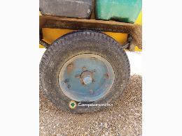 Cuba arrastrada de 1.000 L.  con bomba