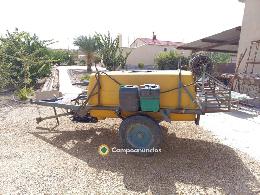 Cuba arrastrada de 1.000 L.  con bomba