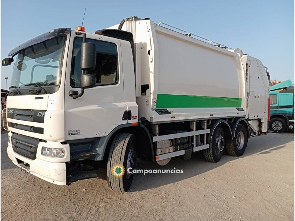 DAF CF 75.250 CON CAJA RECOGIDA DE BASUR en Murcia