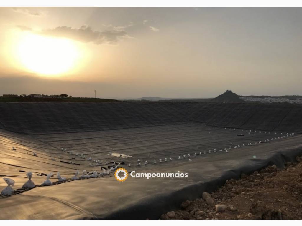 Depósitos metálicos y balsas para riego en Jaén