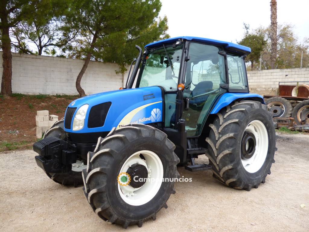 New Holland - T5070 en Sevilla