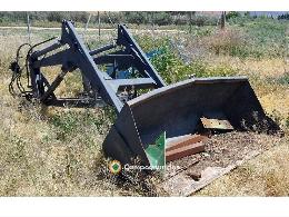 PALA PARA TRACTOR JOHN DEERE 3135.  