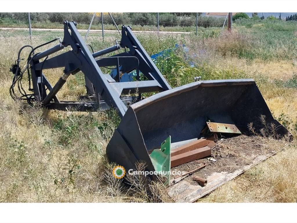 PALA PARA TRACTOR JOHN DEERE 3135.  