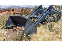PALA PARA TRACTOR JOHN DEERE 3135.  