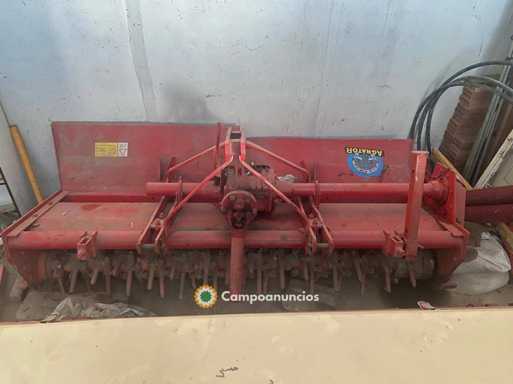 Se vende rotavator Agrator de 2,35 m.