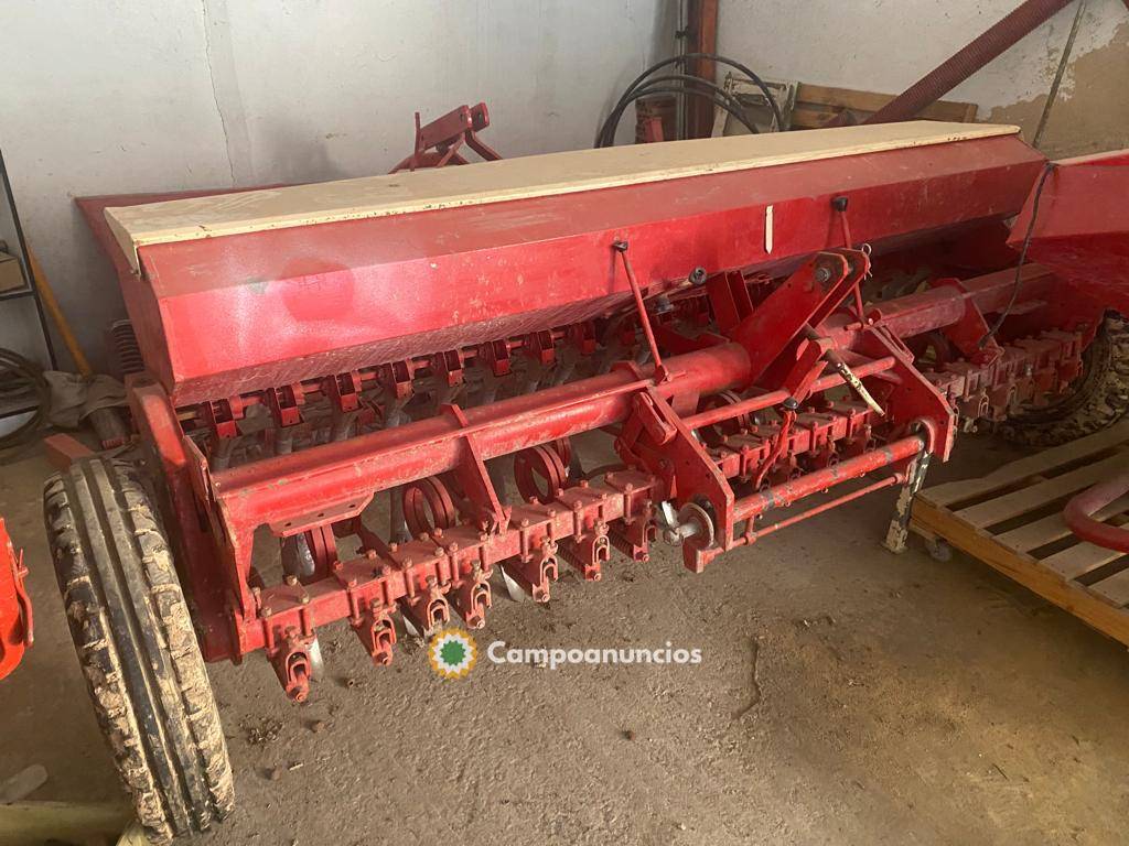 Se vende Sembradora de cereal SOLA