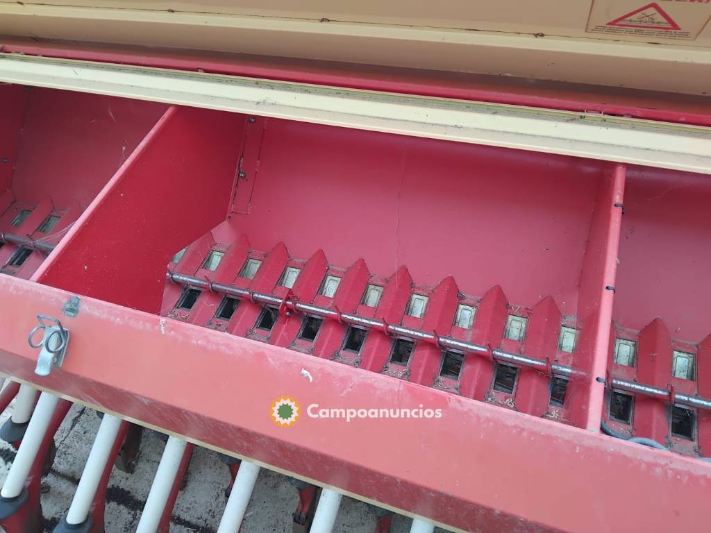Sembradora Cereal Sola EUROSEM-888 3,5m en León